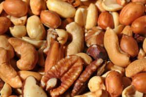 mixed nuts for snacking